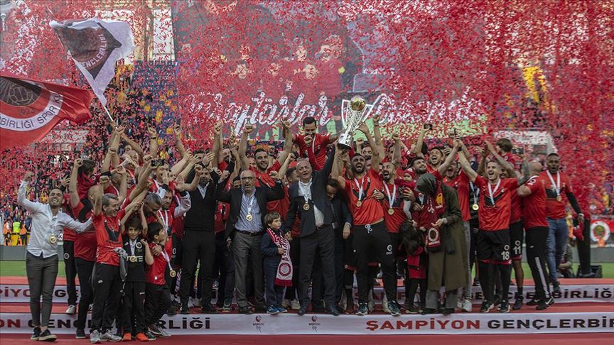 Ah bi de şampiyon olsak… Ama neden?